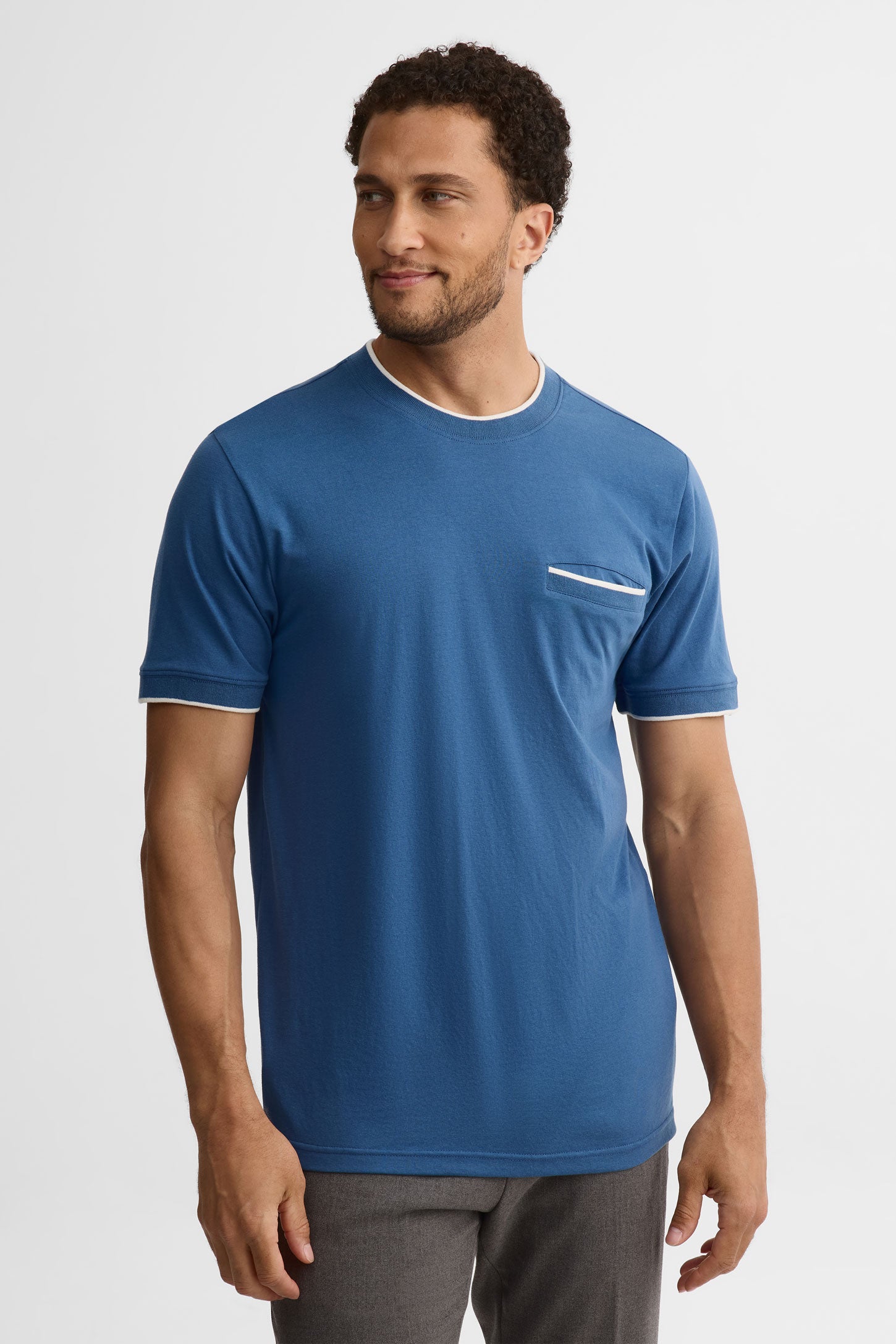 T-shirt col rond à poche, 2/30$ - Homme && BLEU FONCE