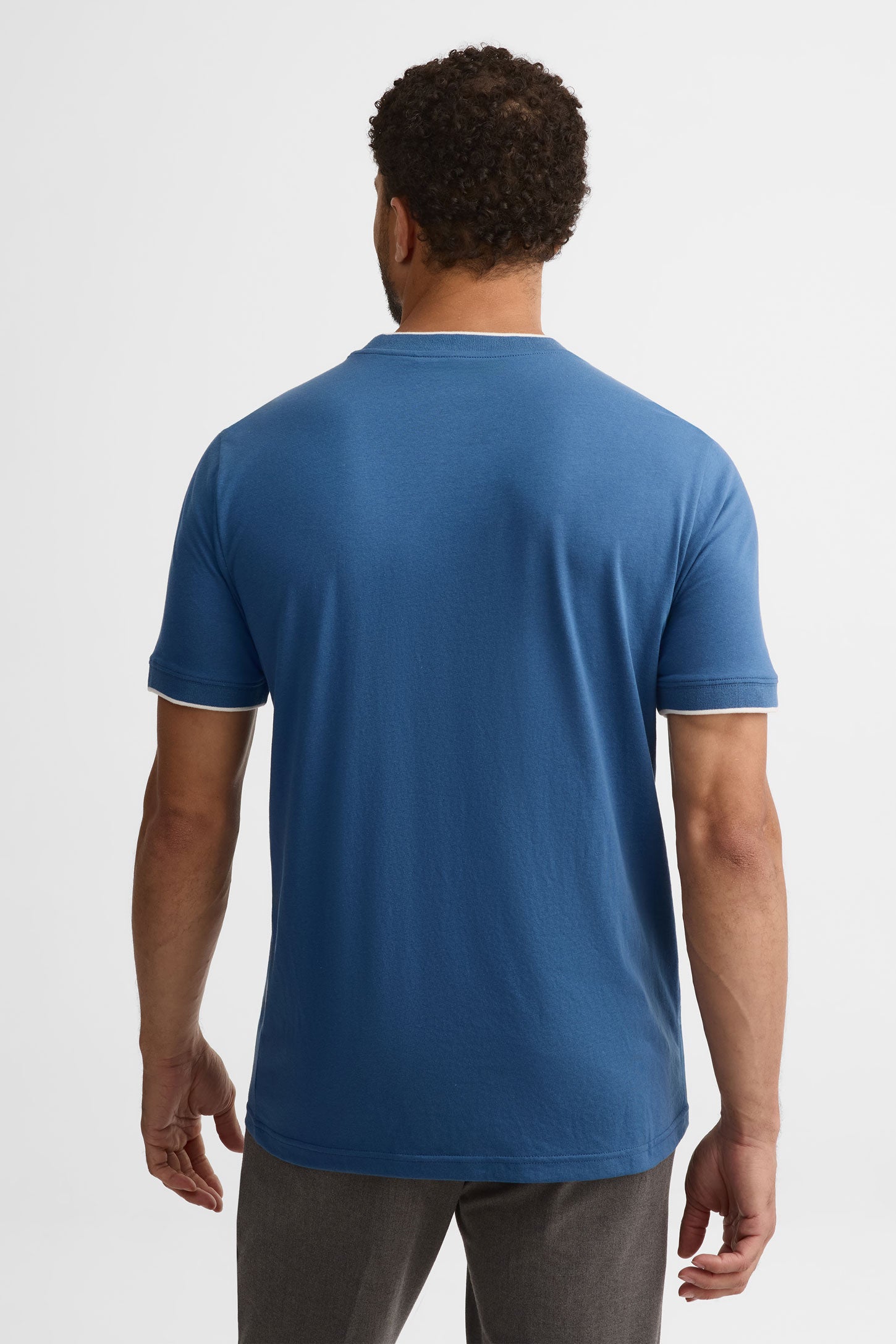 T-shirt col rond à poche, 2/30$ - Homme && BLEU FONCE