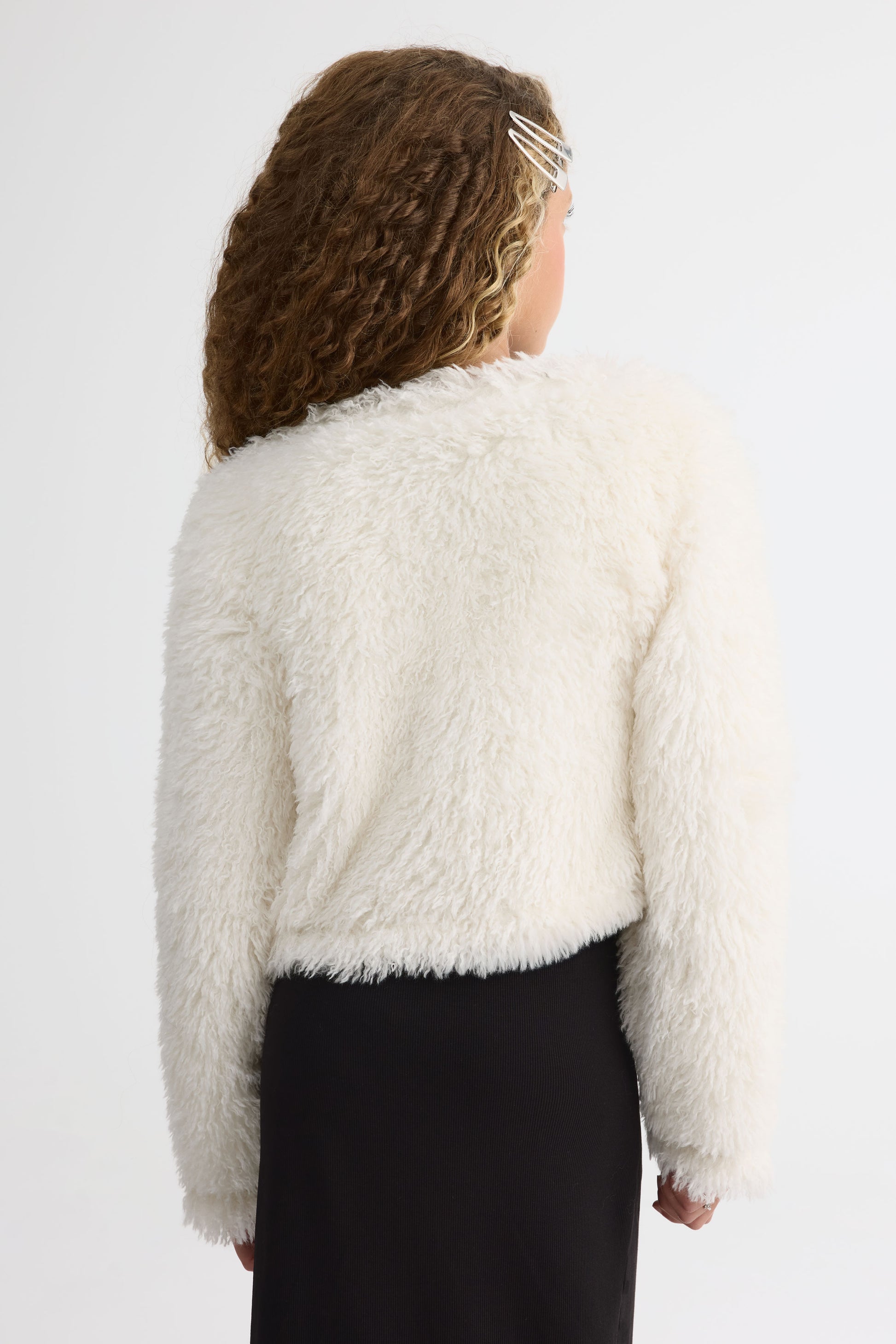 Veste en fausse fourrure – Ado fille && BLANC CASSÉ