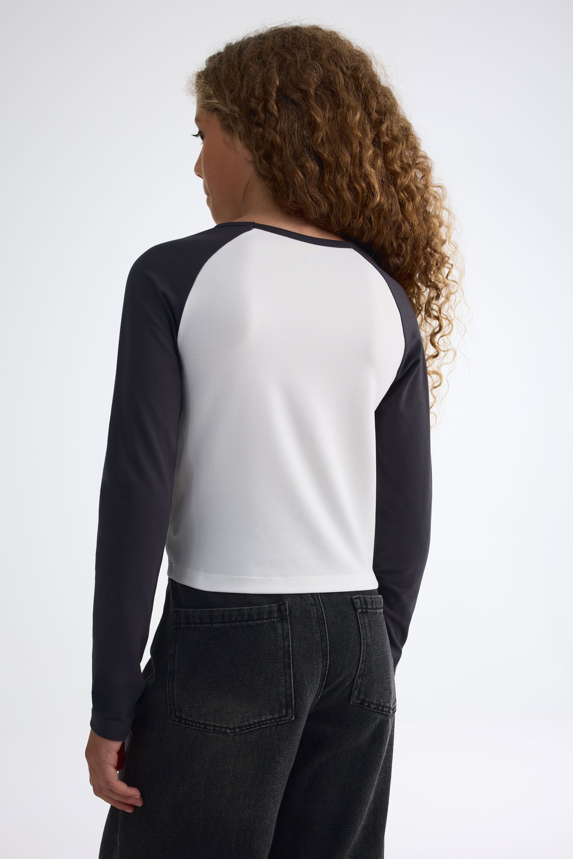 Chandail léger raglan graphique 2/25$ – Ado fille && CHARBON