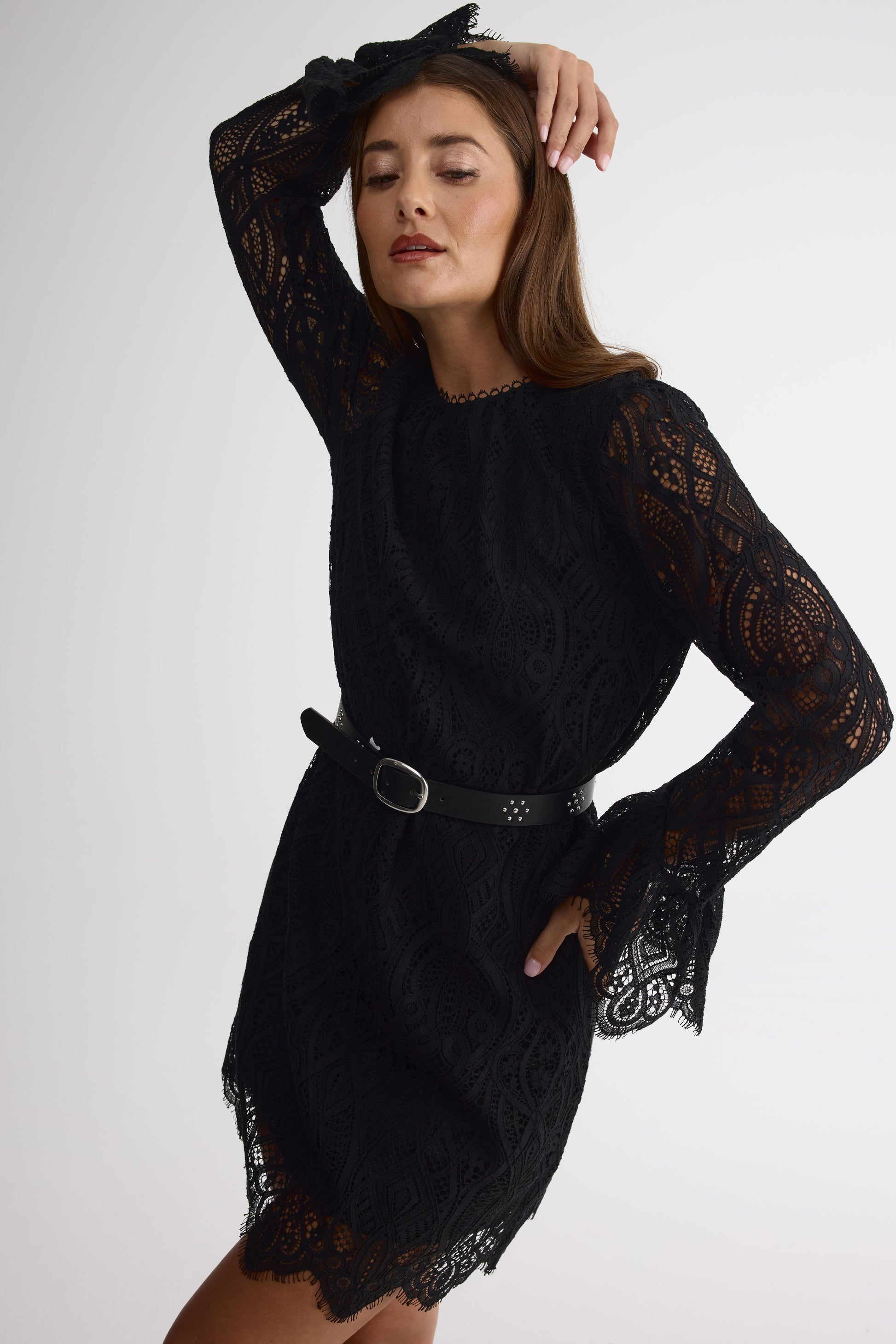 Robe court en dentelle – Femme && NOIR