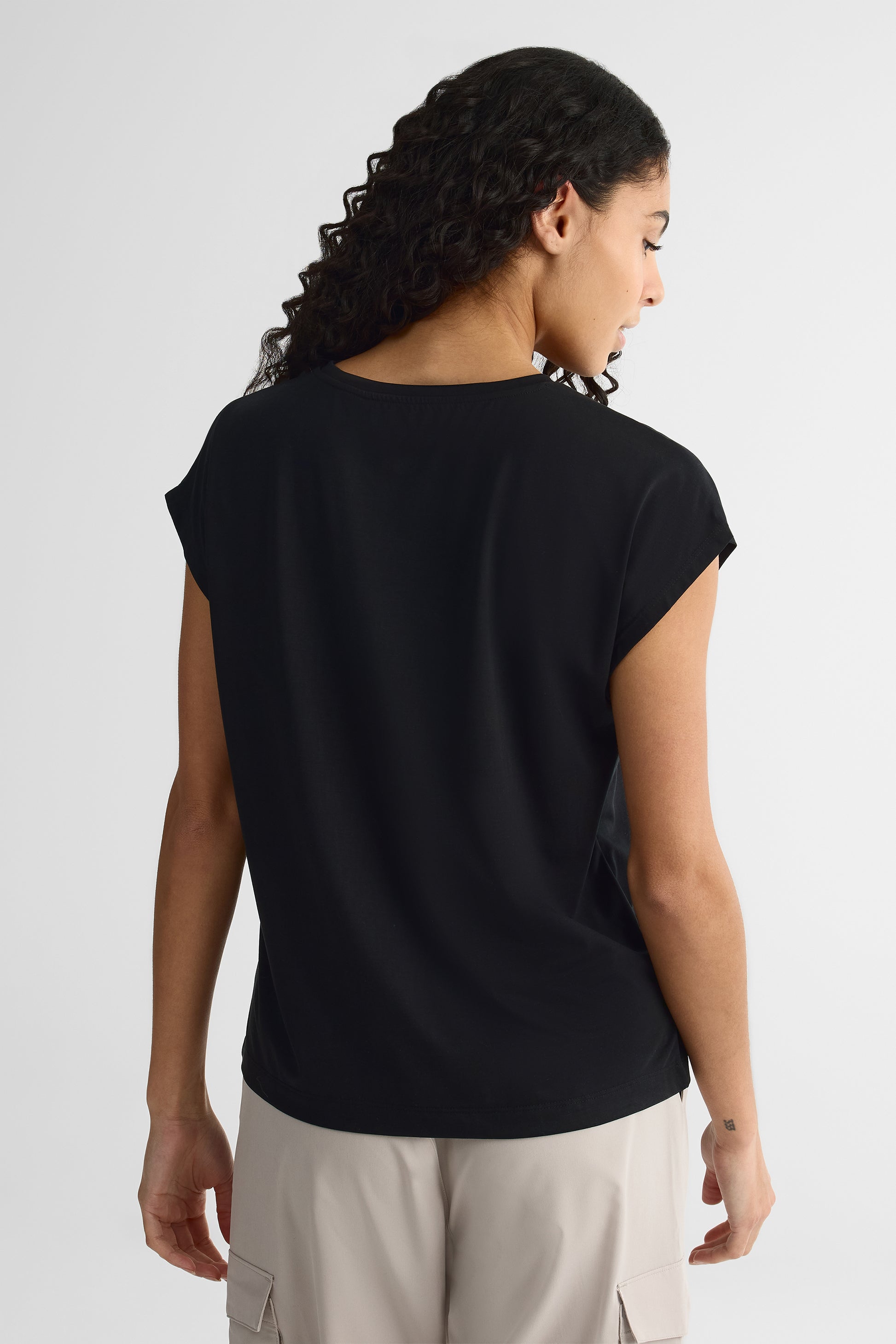 T-shirt à poche - Femme && NOIR